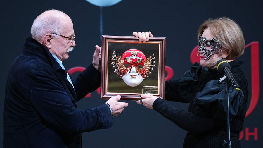 Театр и деятели: Михалкову, Розовскому и Нееловой вручили «Золотую маску»